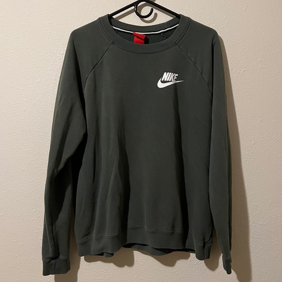 Green Nike Crewneck Sweatshirt - Picture 1 of 3